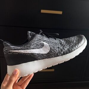 Nike Women's Black and Gray Knit Sneakers